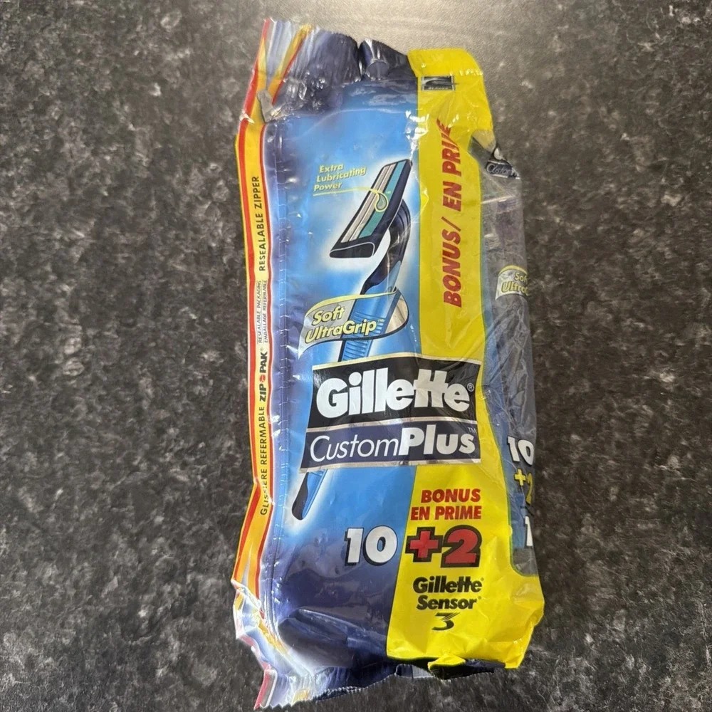 2005 Gillette Custom Plus Disposable 12 Razors NEW OLD STOCK Resealable Bag